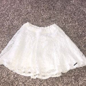 Woman’s White Skirt Abercrombie and Fitch